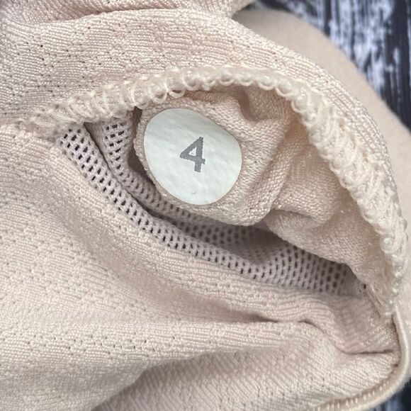 Lululemon Black & White Get Fit Racerback Tank Top. Size 4. VGUC - Picture 4 of 4